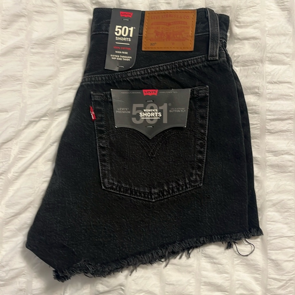 NWT Levi’s 501 High Rise Cut Off Shorts Size 27 Black
